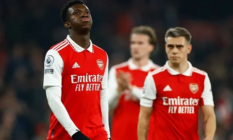 Arsenal tự dâng chức vô địch Premier League vào tay Man City?