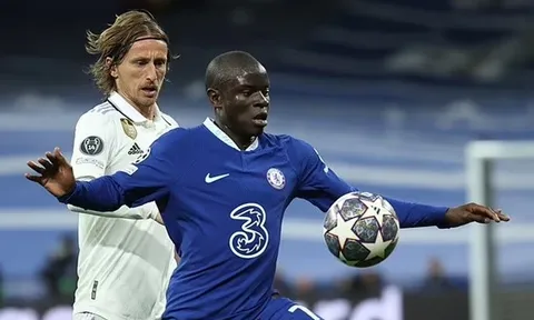 Arsenal tung đòn khiến Chelsea choáng váng