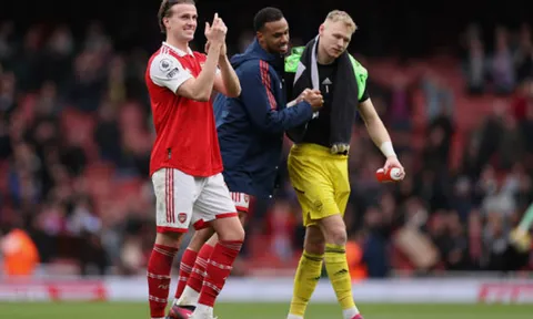 Arsenal và may mắn của nhà vô địch