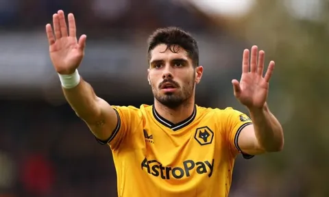 "Arsenal vẫn rất quan tâm đến Neto"