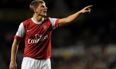 Chúc mừng sinh nhật cầu thủ Nga, Arsenal bị người Ukraine chỉ trích