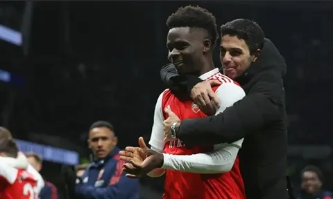 Arteta cảnh báo Saka