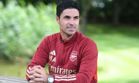Arteta đáp trả những chỉ trích của Peter Schmeichel về Raya