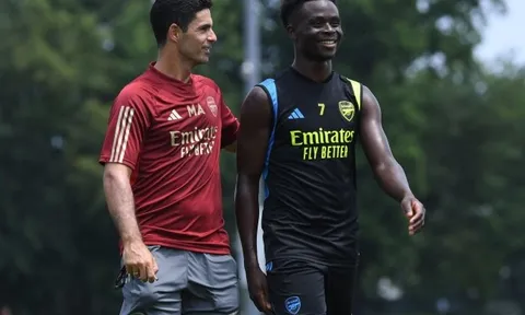 Arteta: "Không có giới hạn nào với Saka"