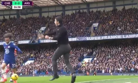 Arteta nổi điên với Aubameyang