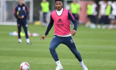 Arteta triệu tập tài năng kế vị Ben White