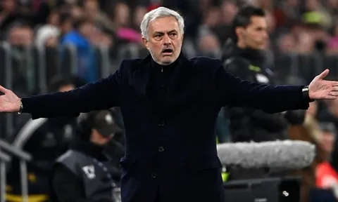 Trụ cột Roma buồn vì Mourinho bị sa thải