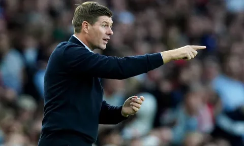 Steven Gerrard phá vỡ im lặng trước nguy cơ bị sa thải