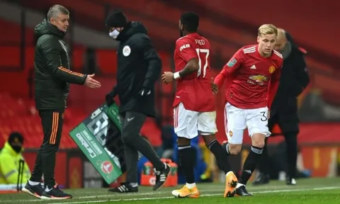 Xác nhận! Thời điểm Fred và Van de Beek rời Man Utd