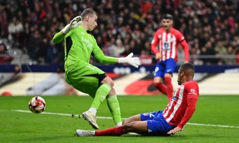 Phụ lòng Ancelotti, sao Real đứng trước tương lai u ám