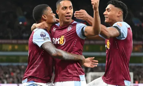 Jamie Carragher dự đoán sốc về Aston Villa