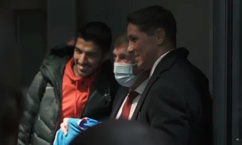 Atletico thua Liverpool, Torres và Suarez cùng làm 1 điều trong đường hầm Anfield