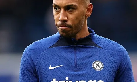 Chelsea thẳng tay loại bỏ hai ngôi sao trên hàng công