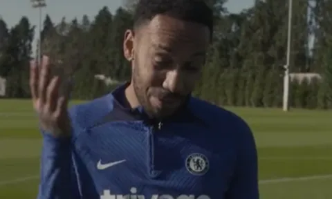 Rõ vụ Aubameyang thách thức Arsenal