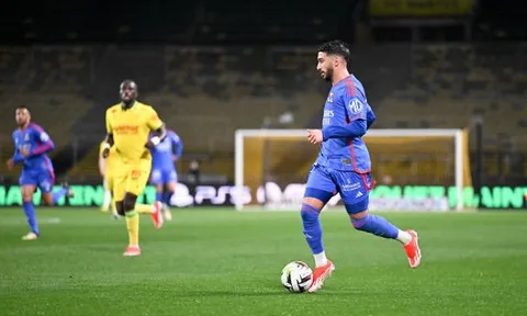 "Kẻ bị West Ham ruồng bỏ" bùng nổ tại Ligue 1