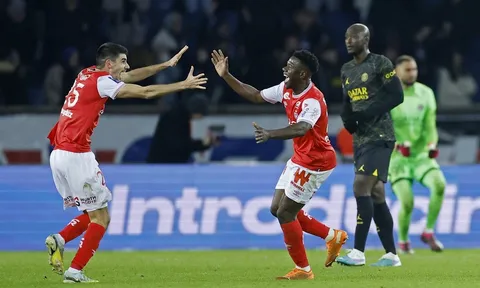 "Theo hợp đồng, tôi phải trở lại Arsenal"