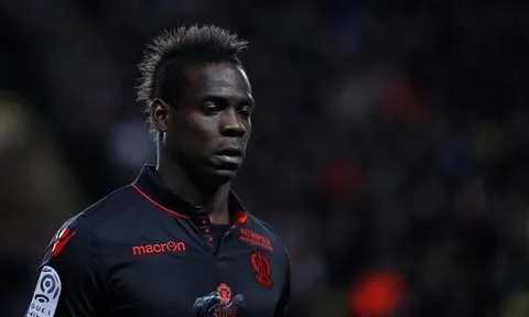Balotelli: 'Để Messi, Ronaldo giành nhiều QBV là lỗi ở tôi'