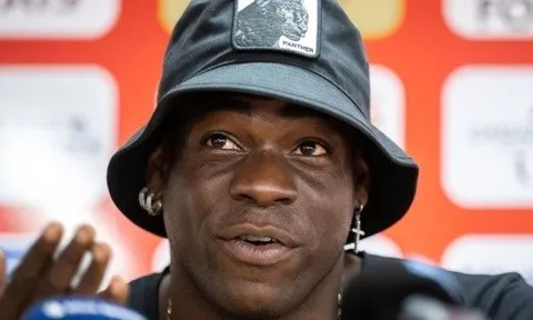Balotelli khiến CĐV đội bóng mới nổi giận