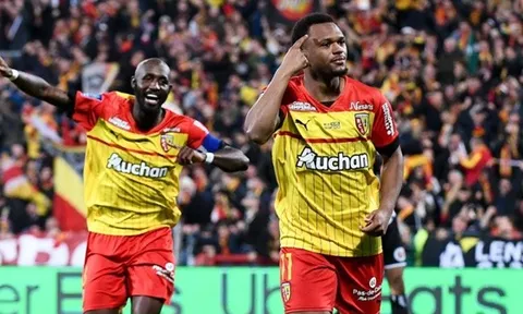 Bán đi loạt trụ cột, á quân Ligue 1 còn lại gì?