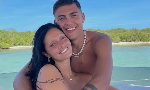 Bạn gái lưỡng tính cổ vũ Dybala tại chung kết World Cup