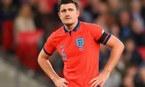 Bán Maguire, Man Utd có thể nghĩ đến chữ ký trong mơ Rio Ferdinand đề xuất