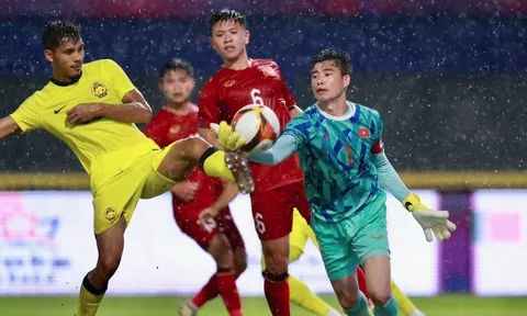 Bàn thắng gây tranh cãi của U22 Malaysia trước Việt Nam