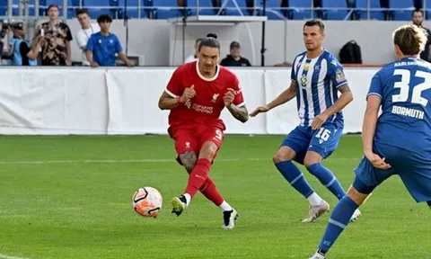 Bàn thắng ngớ ngẩn của Nunez khiến CĐV Liverpool xấu hổ