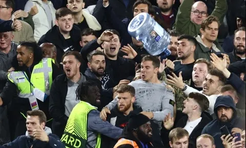 Bạo lực bùng phát sau bàn thắng mở tỷ số của Declan Rice