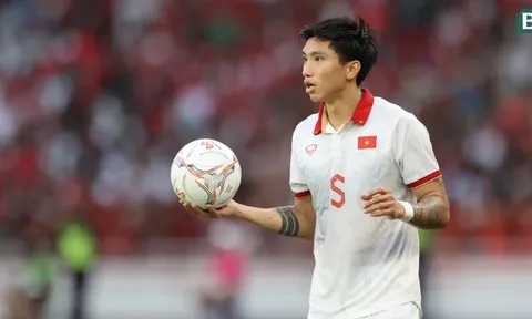Báo Malaysia yêu cầu thẻ đỏ cho Đoàn Văn Hậu