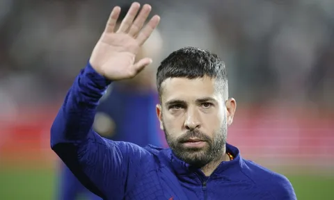 Barca chia tay Jordi Alba