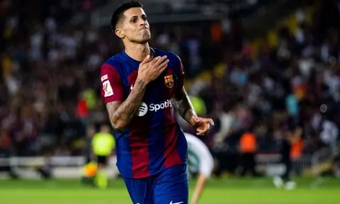 Barca có nên mua đứt Cancelo?