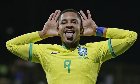 Barca muốn dùng công thức của PSG để mua sao mai 18 tuổi
