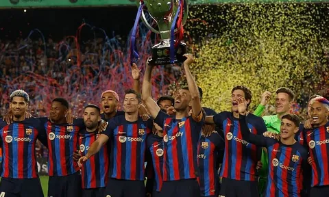 Barca nhận tiền thưởng thua đội rớt hạng Premier League
