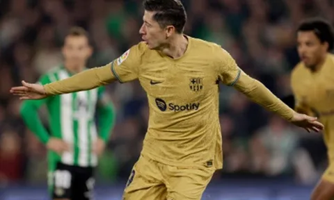 Barca nối dài mạch thắng, gác Real 8 điểm