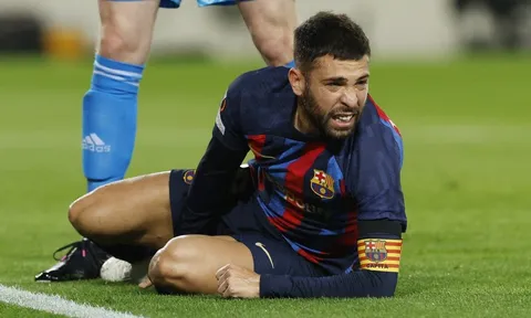 Barca phá sản với kế hoạch kèm Rashford