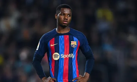 Barca ra giá cho mục tiêu của Man United, Arsenal