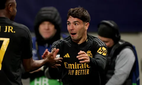 Barca từng ở rất gần người hùng Real