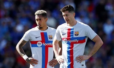 Barcelona đang lê lết đến vạch đích