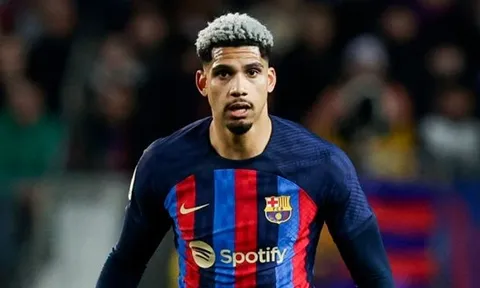 Barcelona tìm ra “hòn đá tảng” mới
