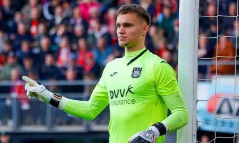Bart Verbruggen có gì đặc biệt khiến Ten Hag khao khát?