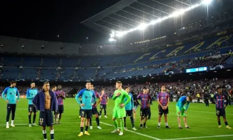 Bayern đánh sập Nou Camp, Barca rời C1 theo cách thảm hại nhất