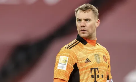Bayern phạt Neuer vì công khai chỉ trích ban lãnh đạo