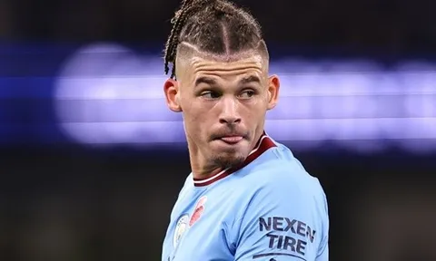 CĐV MU chế nhạo Kalvin Phillips thừa cân