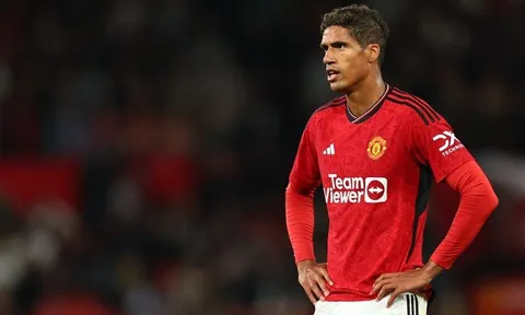 M.U xác định xong mục tiêu thay Varane