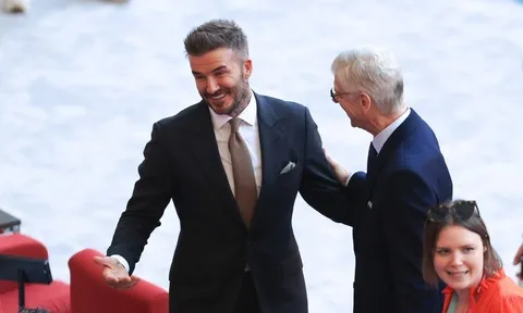 Rio Ferdinand làm rõ tin đồn David Beckham mua M.U