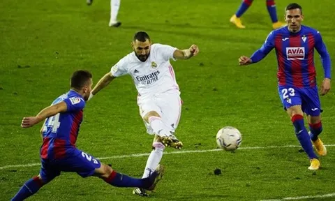 Benzema đanh "gánh" Real Madrid còng lưng
