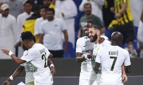 Benzema rực cháy với siêu phẩm bàn thắng trong ngày ra mắt