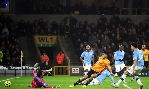'Không ai ngờ Man City lại bị Liverpool bỏ xa tới vậy'