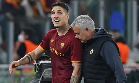 Bị đày ải, 'cừu đen' trong mắt Mourinho dứt tình với Roma