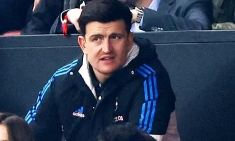 Biểu cảm gây chú ý của Maguire sau khi MU hạ Barca